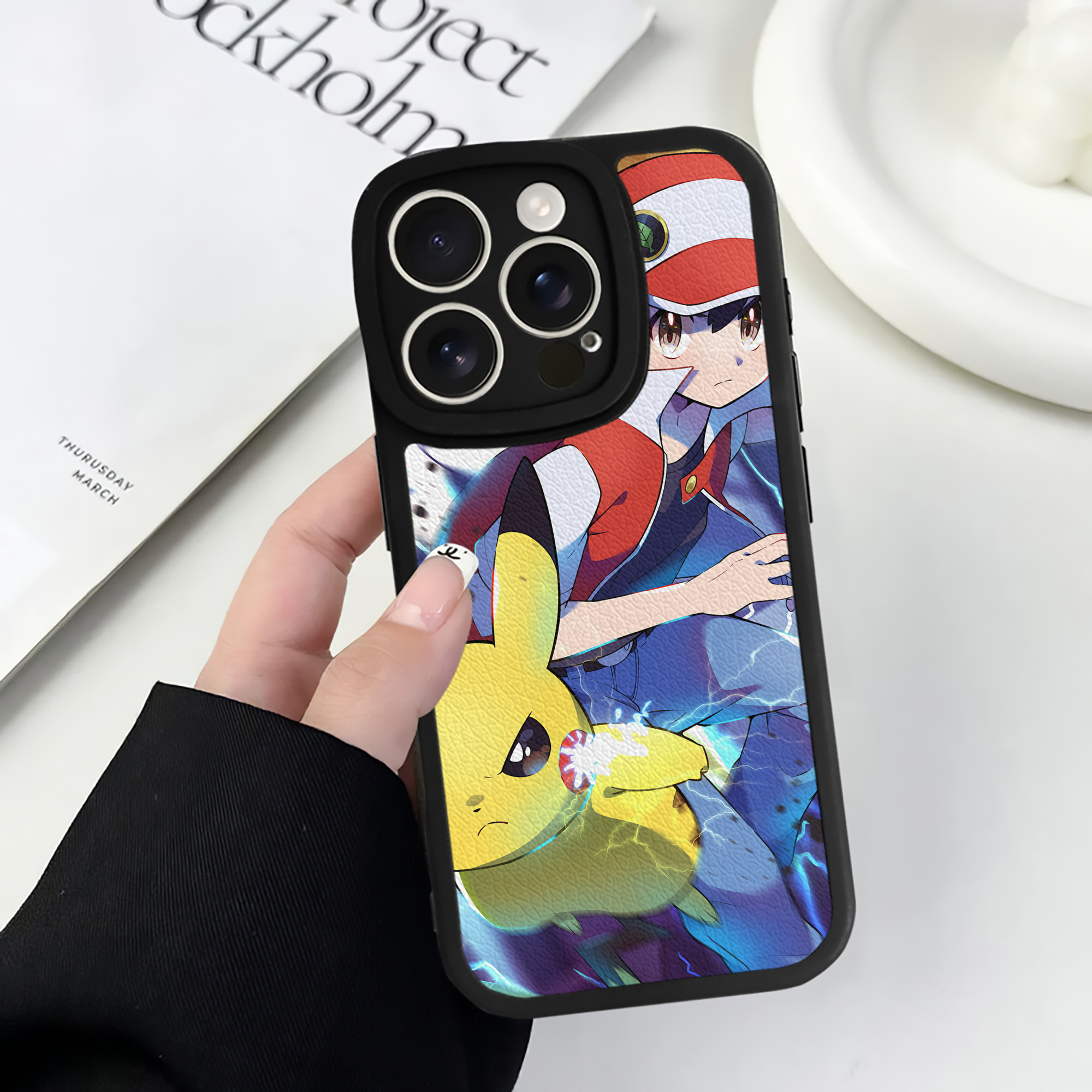 （画像用） ポケットモンスター Pokémon 【iPhone 16シリーズ対応】シリコンスマホケース（レザー調） 材質：シリコン